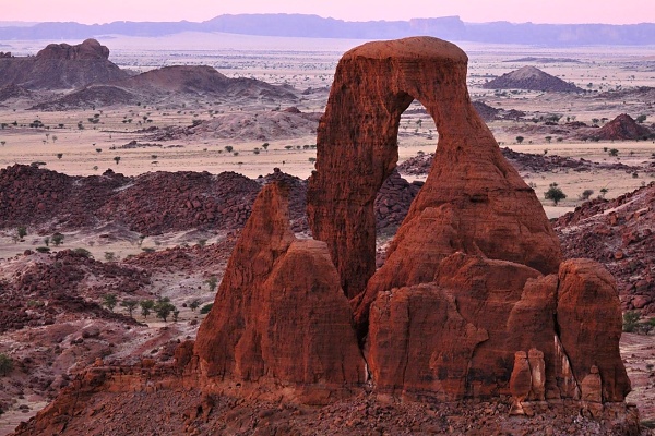 Monument ad