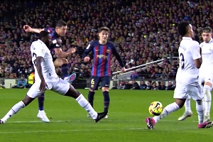 futbalisti Barcelony a Realu