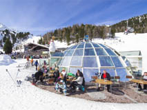 Kronplatz iglu bar