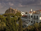 Ischia ___