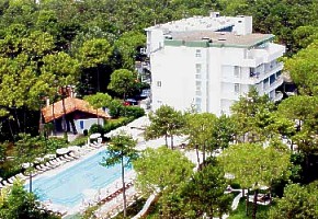 hotel Greif - plaveck bazn a zhrada v okol