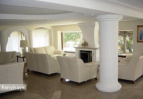 BOUGANVILLE foyer