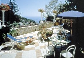 hotel LA FLORIDIANA vhad z terasy na more