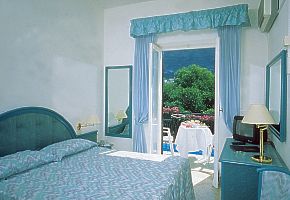 hotel lord byron izba s balknom