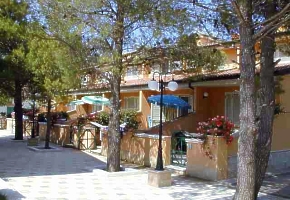 ulica pred hotelom IL SALICE