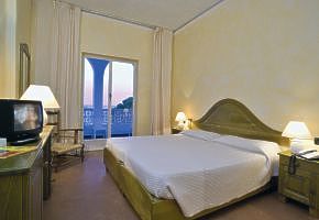 grand hotel CAPO BOI izba s vhadom na more