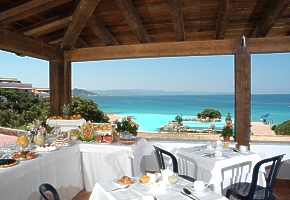 CAPO TESTA GRAND vonkajia retaurcia