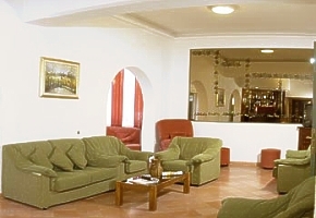 hotel AZZURRA recepcia pohovka