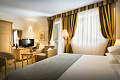 Grand Azur Hotel, Orebi