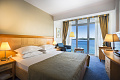Grand Azur Hotel, Orebi
