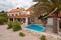 Villa Grace, Orebi