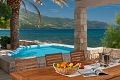 Villa Grace, Orebi
