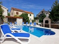 Villa Rato, Orebi