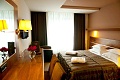 Hotel Plaa, Omi