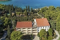 Rezort Velaris, Supetar