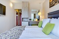 Hotel Pinija, Petrane