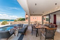 Villa Royal House, Paman