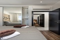 Villa Royal House, Paman