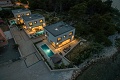 Villa Royal House, Paman