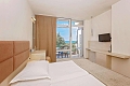 Hotel Mediteran, Pore