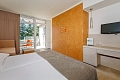 Hotel Mediteran, Pore
