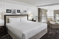 Shangri-La Hotel, Par