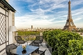 Shangri-La Hotel, Par