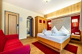 Schlosshotel Lacknerhof, Flachau