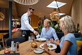 Hotel Educare, Treffen