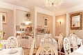 Hotel Savoy, Viede