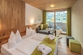 Hotel Crystal, Fgen