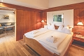 Hotel Crystal, Fgen