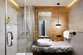 Hotel Grand, Jasn