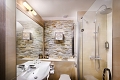 Hotel Grand, Jasn