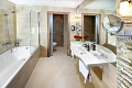 Hotel Grand, Jasn