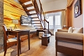 Hotel Partizn, Tle