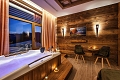 Hotel Partizn, Tle