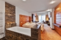 Hotel Partizn, Tle