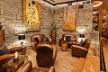 Hotel Partizn, Tle