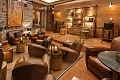 Hotel Partizn, Tle