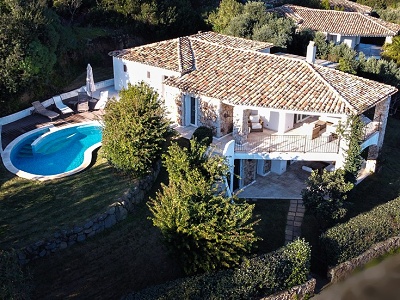 vila s baznom Sardnia