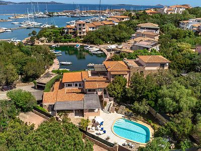 vila s baznom na Costa Smeralda