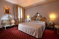 Hotel Rialto, Bentky