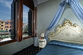 Hotel Rialto, Bentky